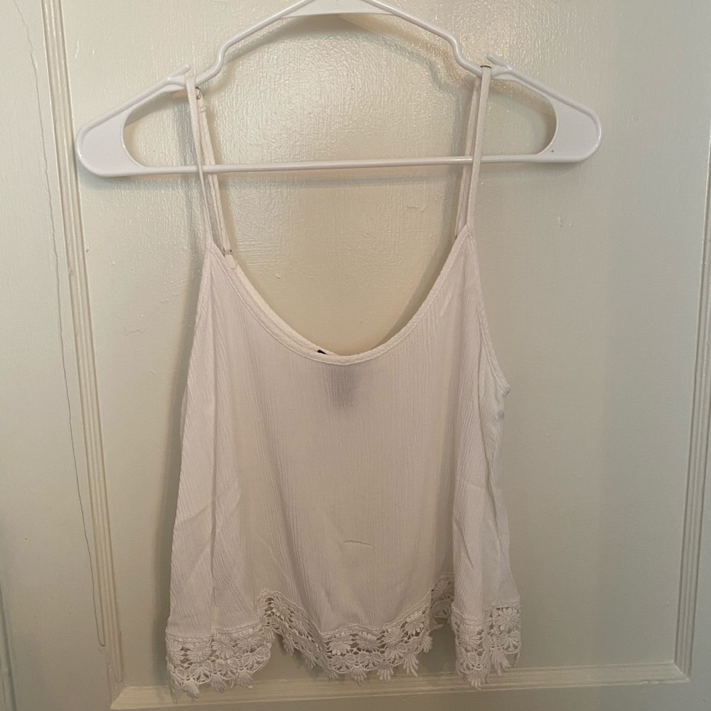 Crop Tank with Daisy Detailing